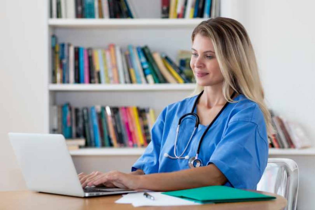 7 Reasons To Study For An Online Nursing Degree