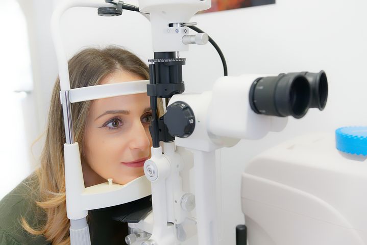 What Causes Cataracts And How They Can Be Treated